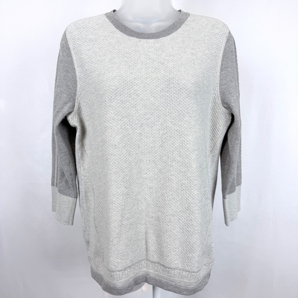 Eddie Bauer Womens M Gray Ivory Textured Knit Crewneck Pullover Sweater Casual